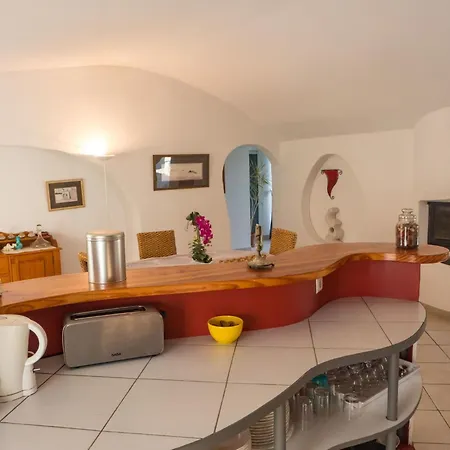 Schoenes Assione Mit Pool By Interhome Raissac-d'Aude